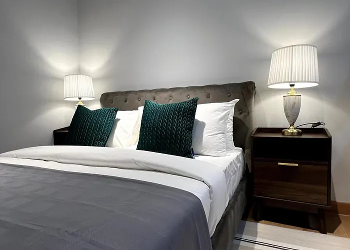 The Luxe By Infinitum Suites